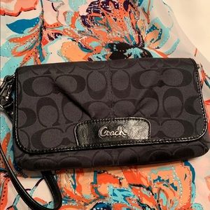 coach clutch/black nwot